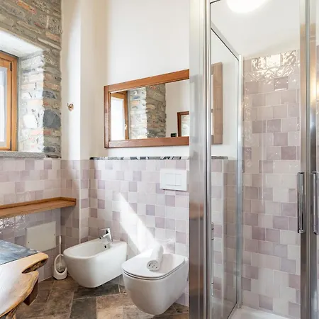 - Rustic Chic Retreat Сasa de vacaciones Ballabio