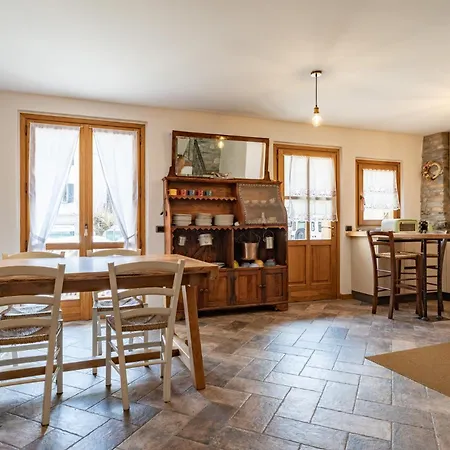 - Rustic Chic Retreat Holiday home