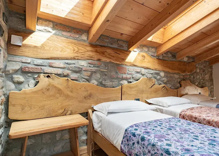 - Rustic Chic Retreat بيت للعطل *
