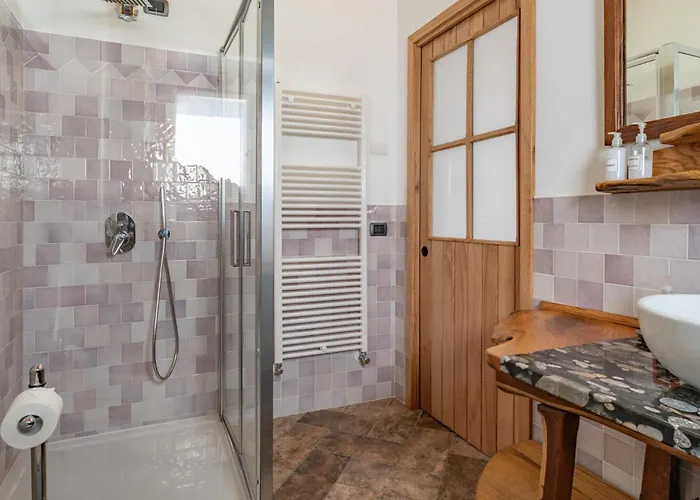 - Rustic Chic Retreat بيت للعطل *