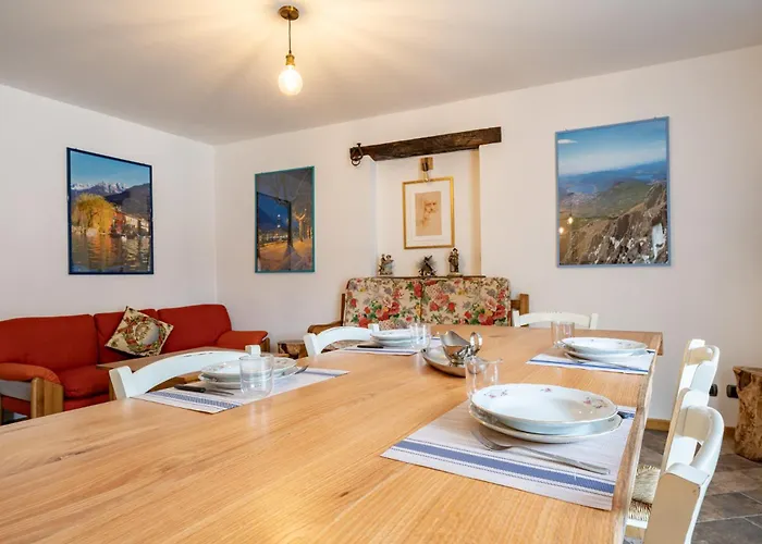 - Rustic Chic Retreat بيت للعطل Ballabio