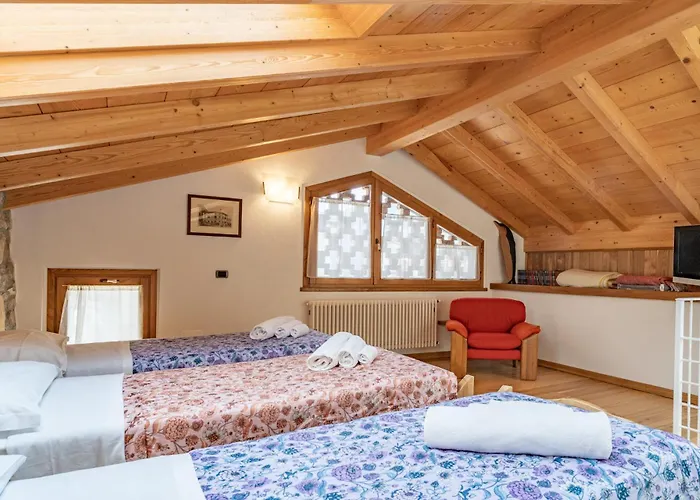 - Rustic Chic Retreat بيت للعطل Ballabio